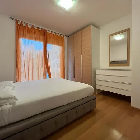 5 Rent Center Апартаменти *