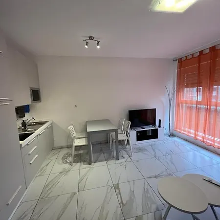 5 Rent Center Lugano